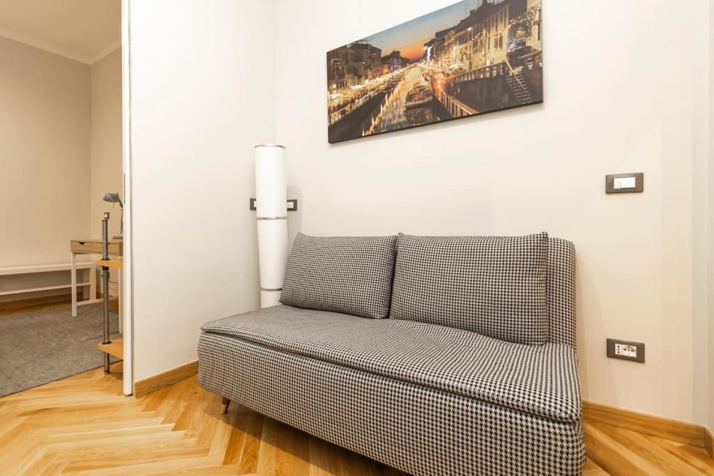 The Italian Design - 10 Minutes To Duomo Apartment Milan Bagian luar foto