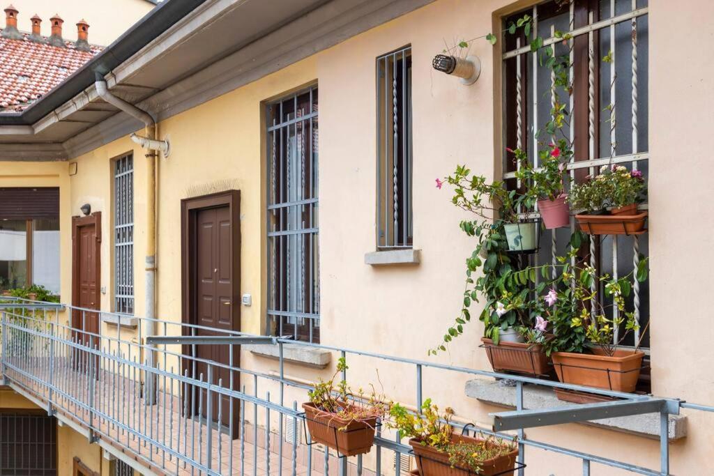 The Italian Design - 10 Minutes To Duomo Apartment Milan Bagian luar foto