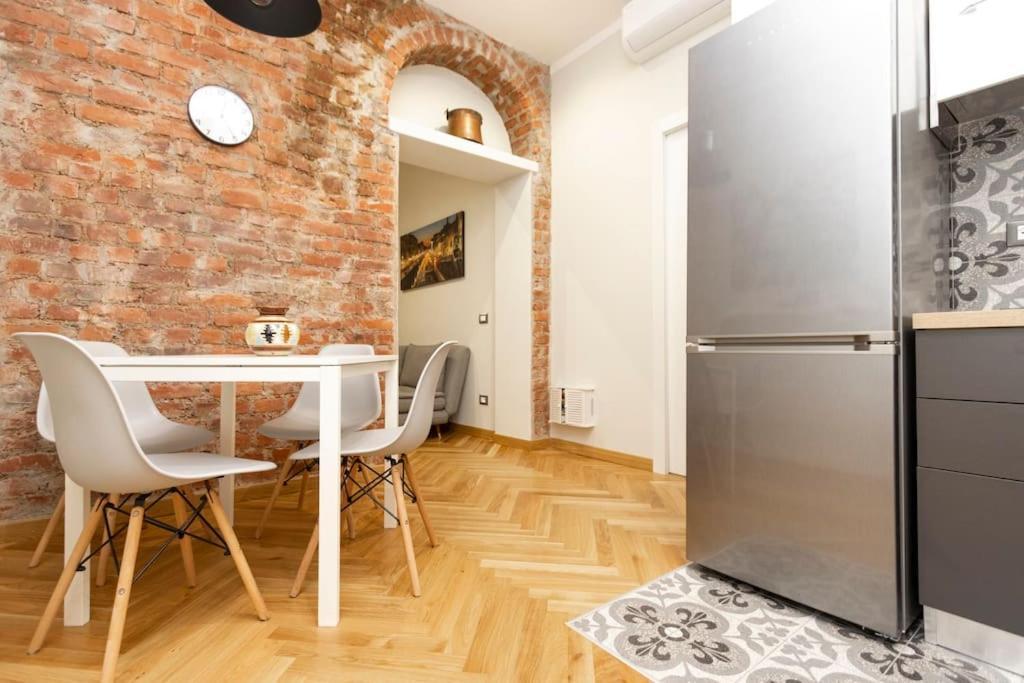 The Italian Design - 10 Minutes To Duomo Apartment Milan Bagian luar foto