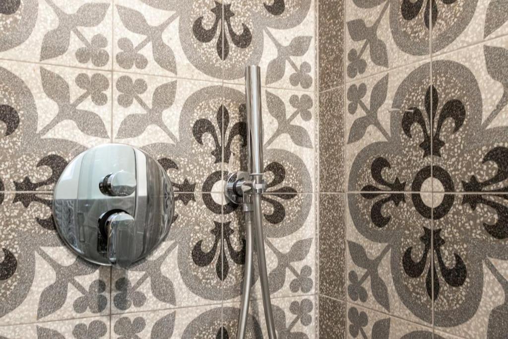 The Italian Design - 10 Minutes To Duomo Apartment Milan Bagian luar foto